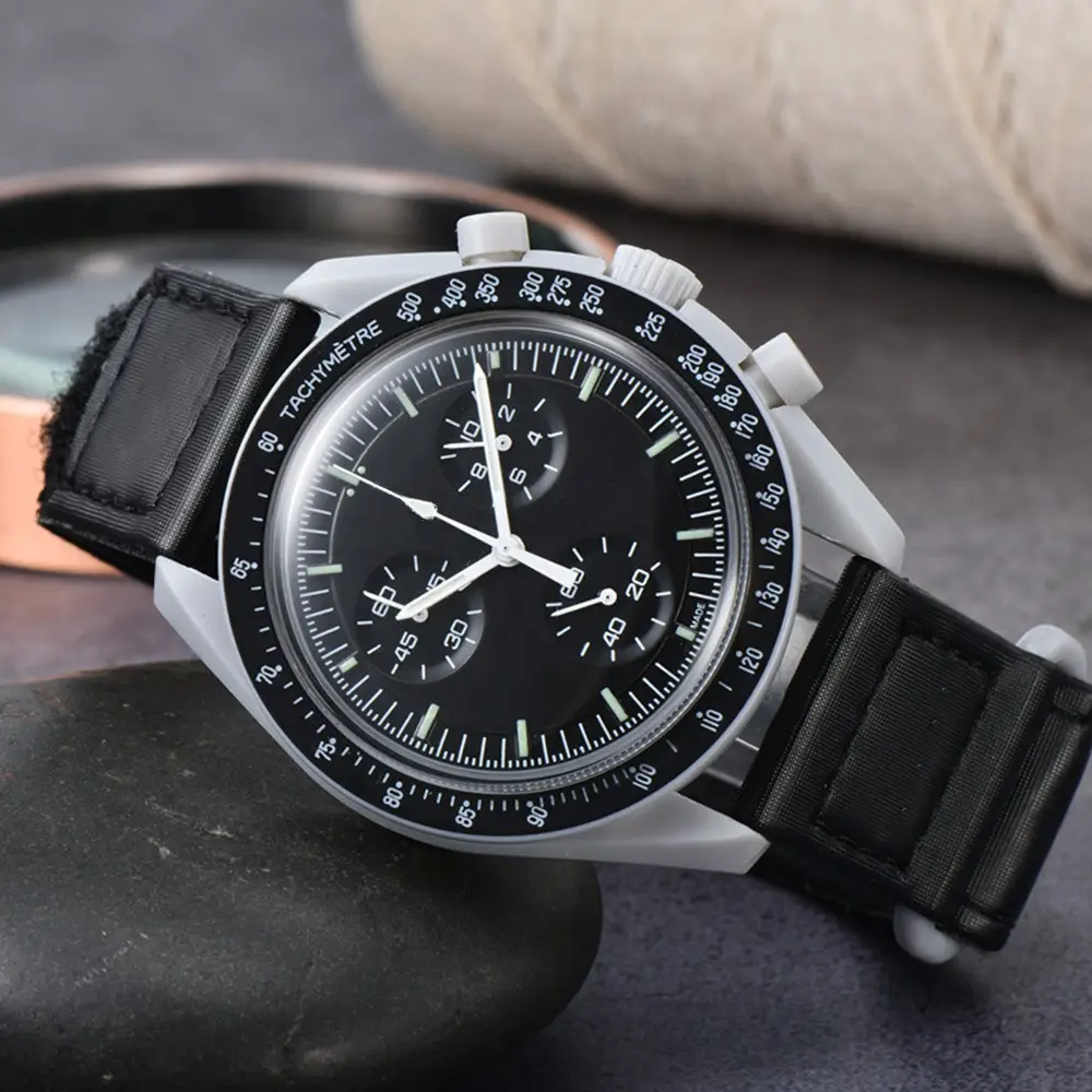 Men's White Quartz Watch with 6-Pin Dial - Image 16