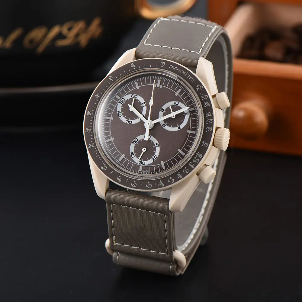 Men's White Quartz Watch with 6-Pin Dial - Image 17