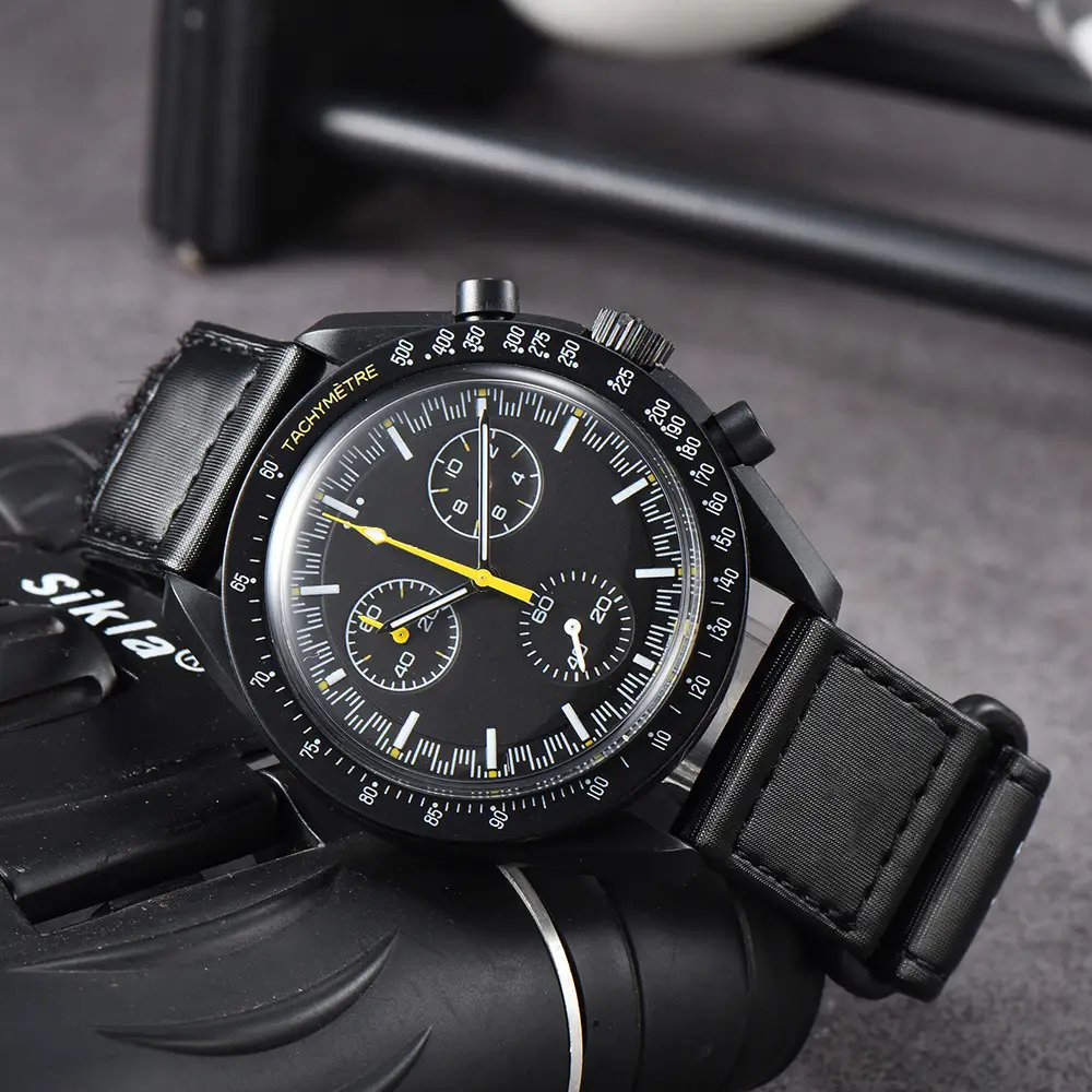 Men's White Quartz Watch with 6-Pin Dial - Image 7