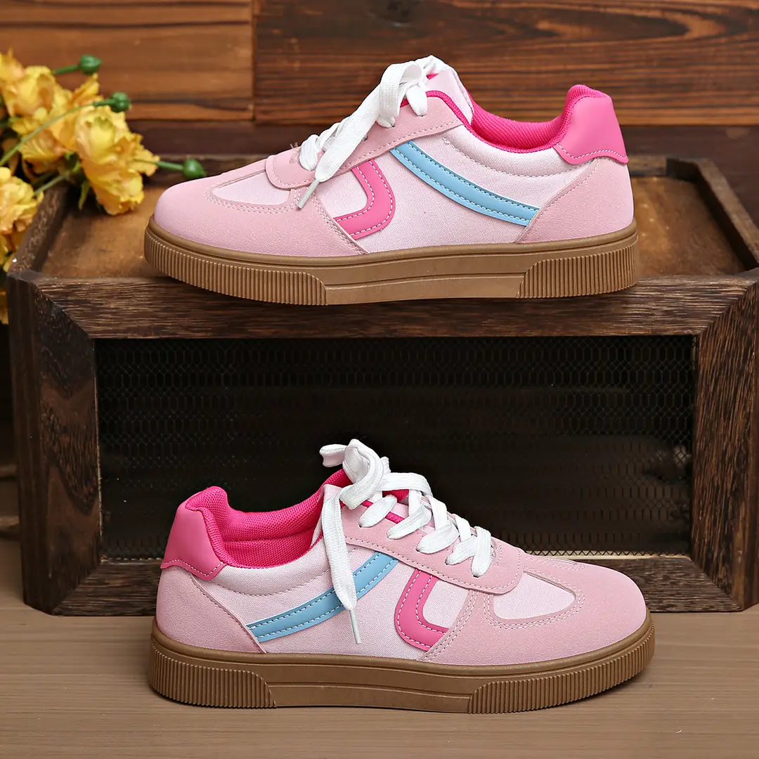 2026 New Style Women's White Sneakers, Flat, Lightweight, Breathable, Versatile, Fashionable Casual Shoes, Simple Style Sports Shoes — feature 1