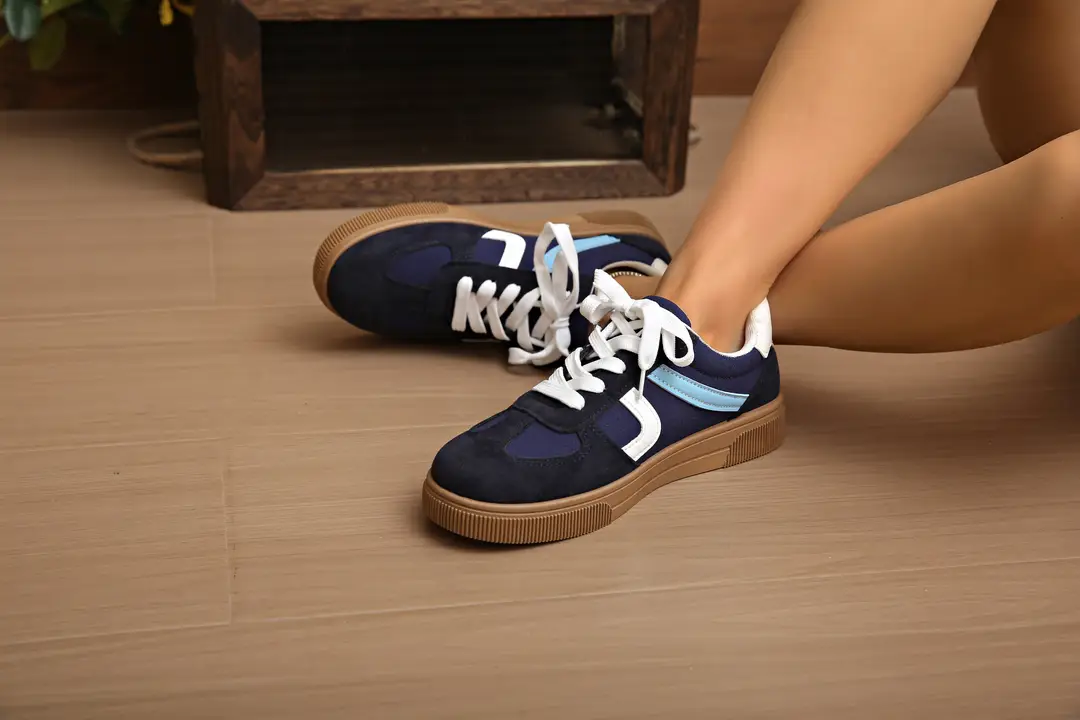 2026 New Style Women's White Sneakers, Flat, Lightweight, Breathable, Versatile, Fashionable Casual Shoes, Simple Style Sports Shoes — feature 9