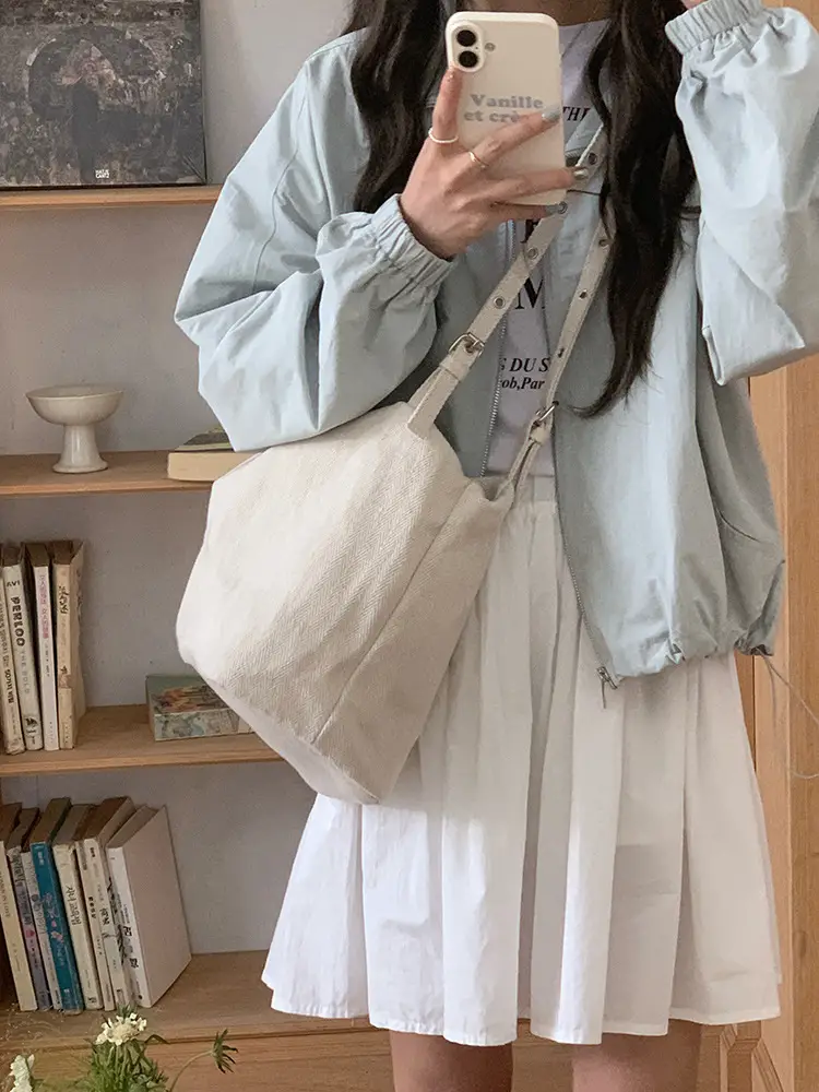 White Canvas Lazy Style Shoulder Bag for College Students — feature 6
