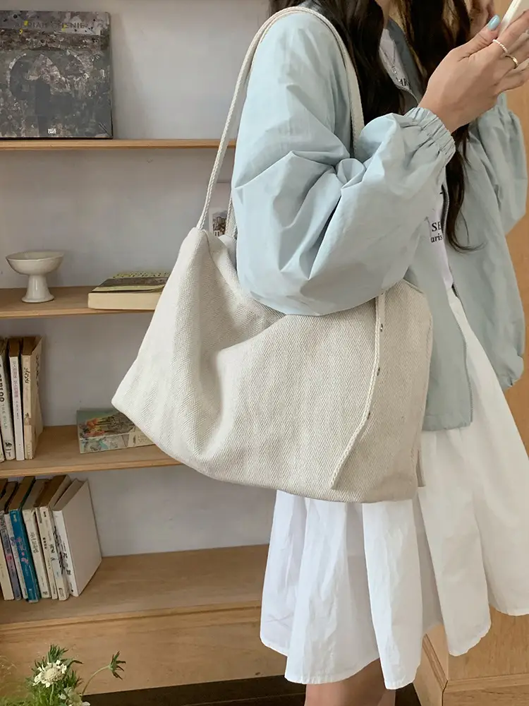 White Canvas Lazy Style Shoulder Bag for College Students — feature 7