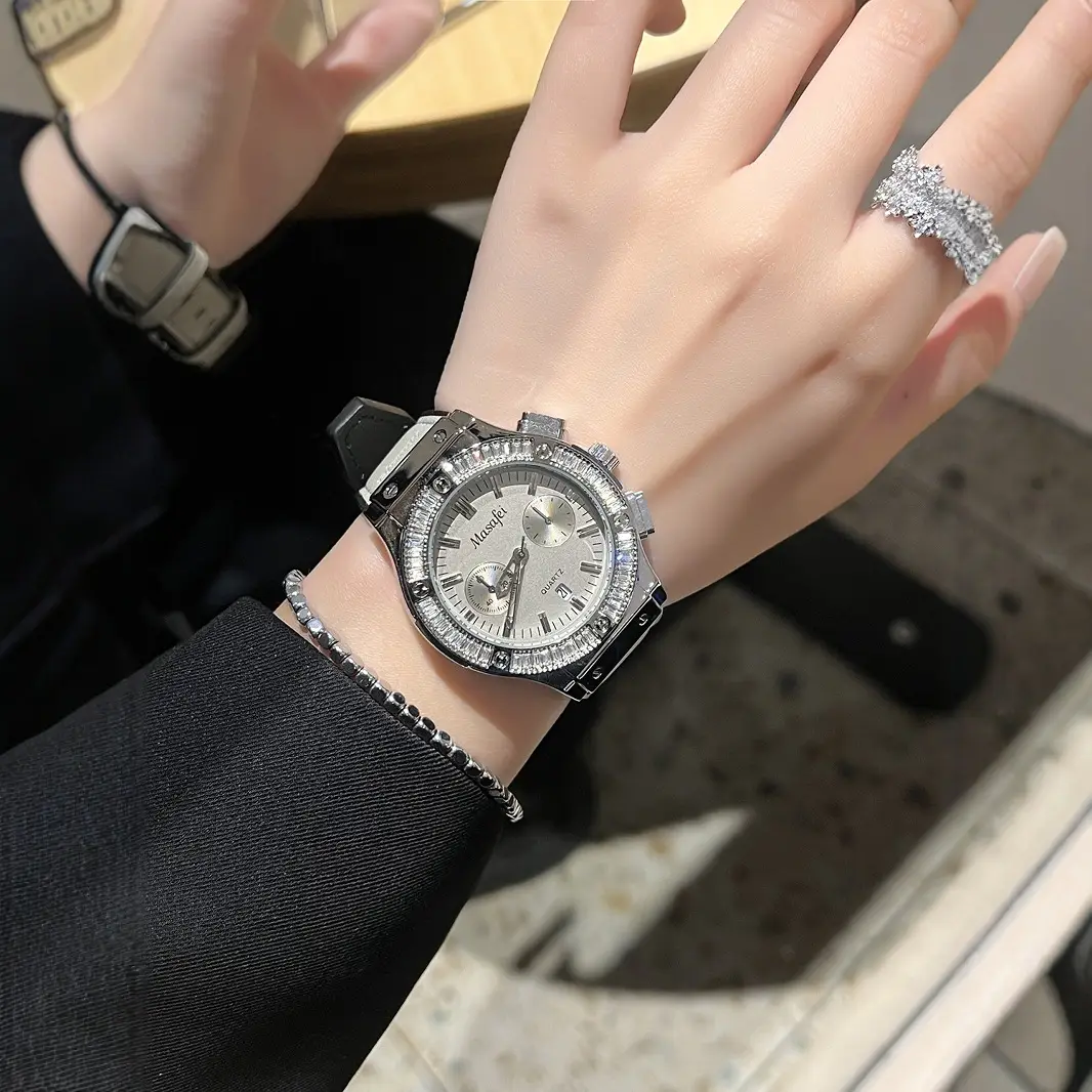 Cross-Border Swiss Royal Oak Watch for Women - Image 5