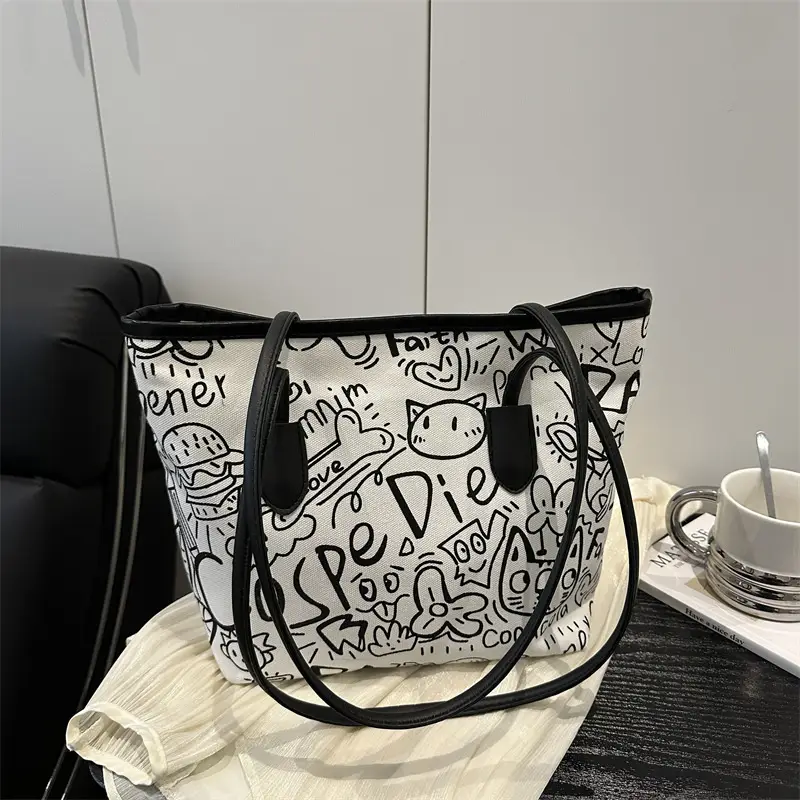 Women's Underarm Bag with Graffiti Print 2025 - Image 5