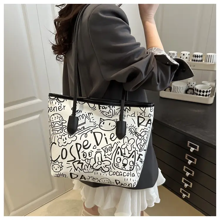 Women's Underarm Bag with Graffiti Print 2025 — feature 11