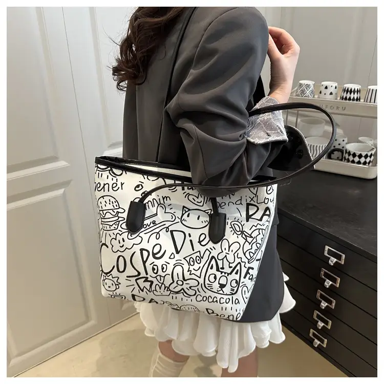 Women's Underarm Bag with Graffiti Print 2025 — feature 13