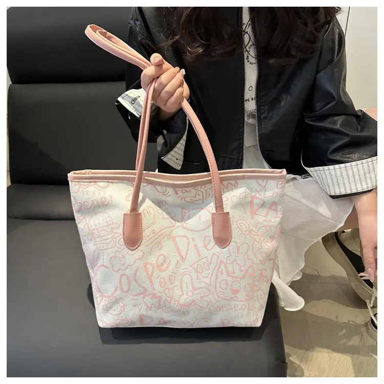 Women's Underarm Bag with Graffiti Print 2025 — feature 21