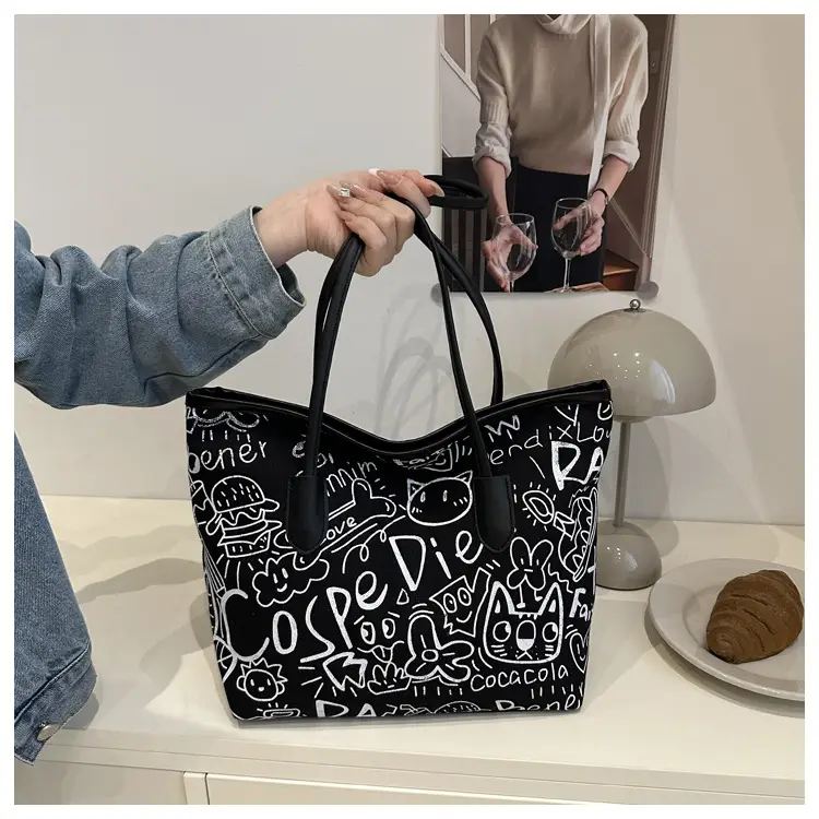 Women's Underarm Bag with Graffiti Print 2025 — feature 32