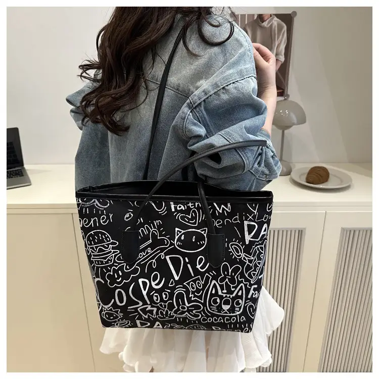 Women's Underarm Bag with Graffiti Print 2025 — feature 43
