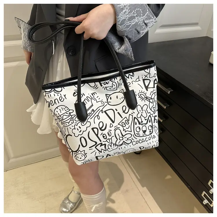 Women's Underarm Bag with Graffiti Print 2025 — feature 9