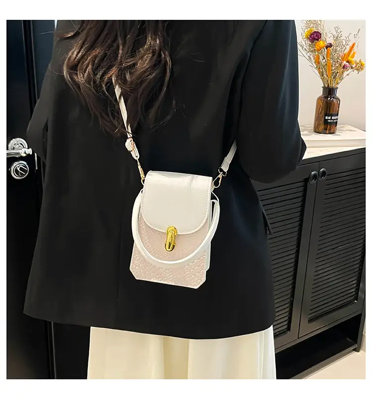 2025 Spring Summer Buckle Shoulder Bag for Women — feature 12