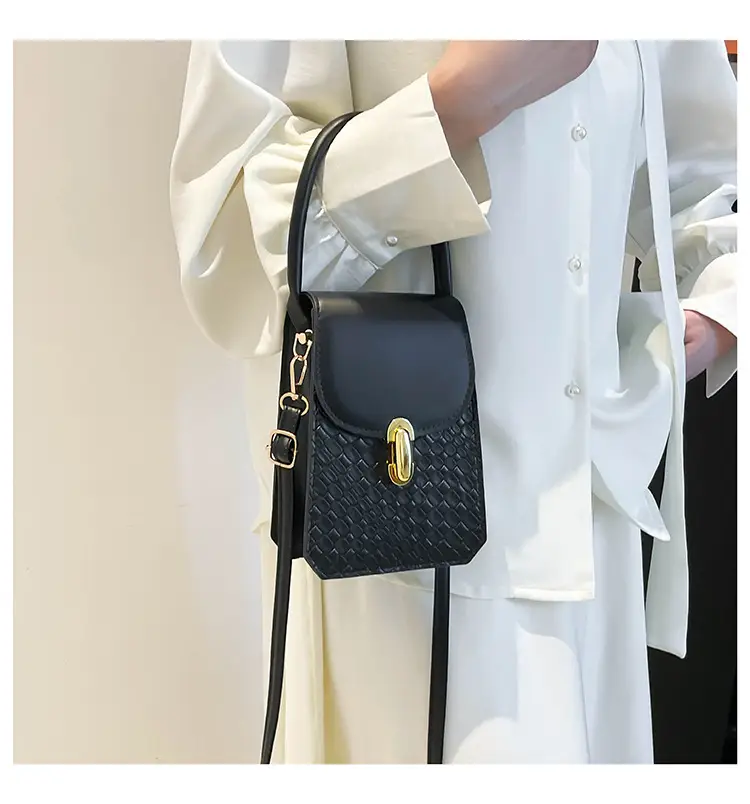 2025 Spring Summer Buckle Shoulder Bag for Women — feature 17