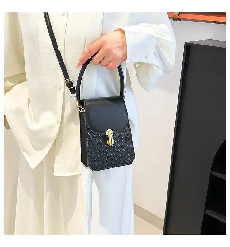 2025 Spring Summer Buckle Shoulder Bag for Women — feature 18