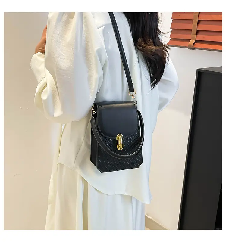 2025 Spring Summer Buckle Shoulder Bag for Women — feature 19