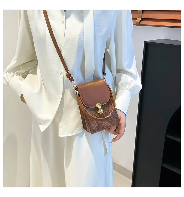 2025 Spring Summer Buckle Shoulder Bag for Women — feature 20