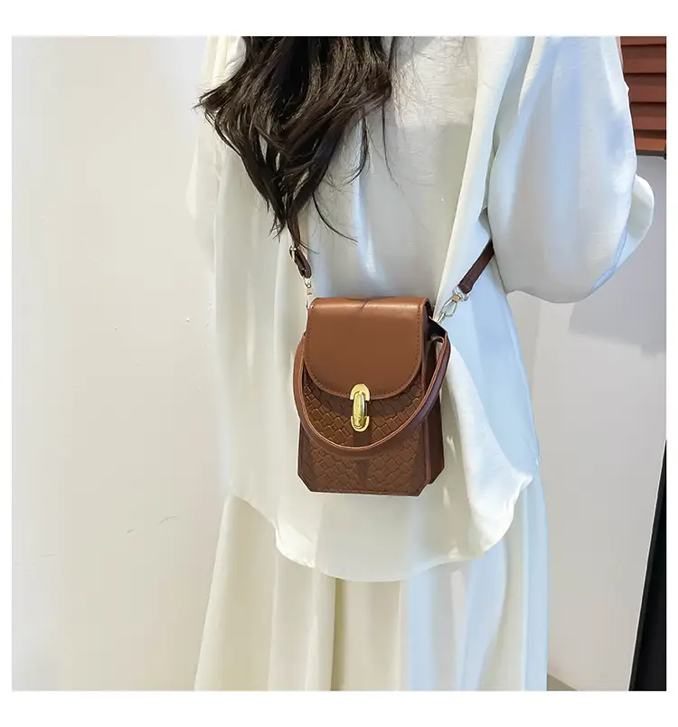 2025 Spring Summer Buckle Shoulder Bag for Women — feature 22