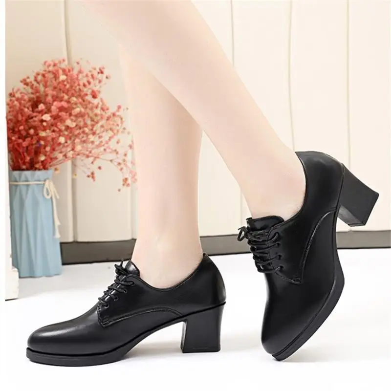 2025 New Style Deep Mouth Fashionable Soft Leather Slip-On Shoes Summer Versatile Large Size Lace-Up Round Toe Casual Leather Shoes - Image 4