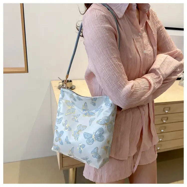 Women Jacquard Canvas Shoulder Bag Blue Paisley 2026 — feature 3