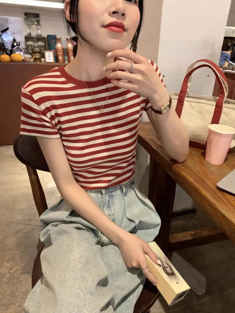 Korean Style Right Shoulder Stripesd Round Neck Short-Sleeved T-Shirt for Women 2025 Summer New Korean Style Fashion Versatile Niche Top Trend