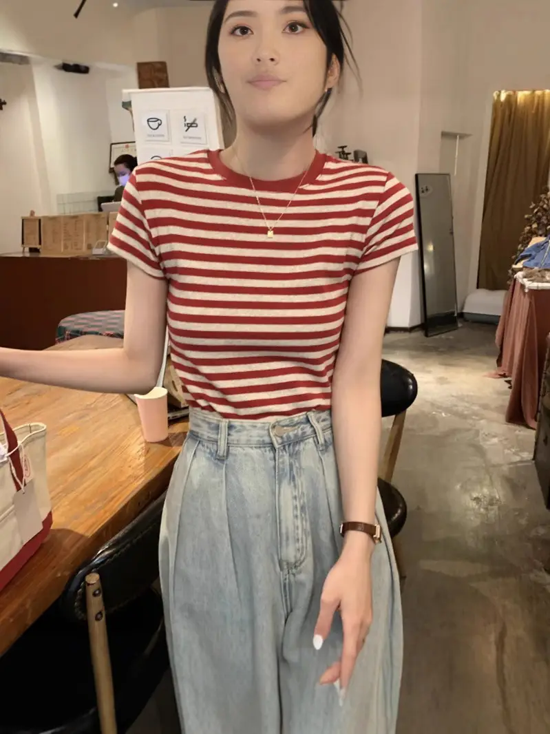 Korean Style Right Shoulder Stripesd Round Neck Short-Sleeved T-Shirt for Women 2025 Summer New Korean Style Fashion Versatile Niche Top Trend