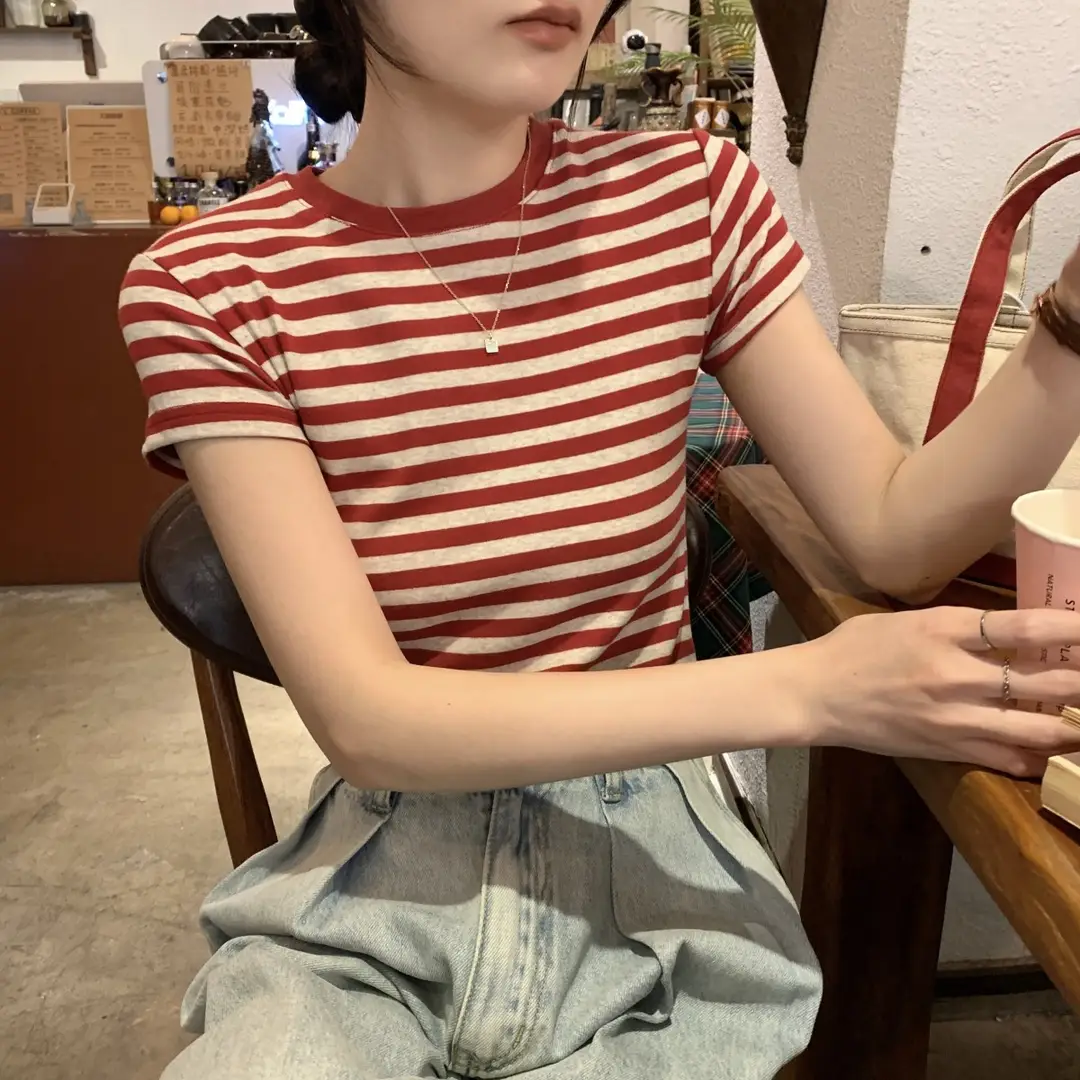 Korean Style Right Shoulder Stripesd Round Neck Short-Sleeved T-Shirt for Women 2025 Summer New Korean Style Fashion Versatile Niche Top Trend — feature 14