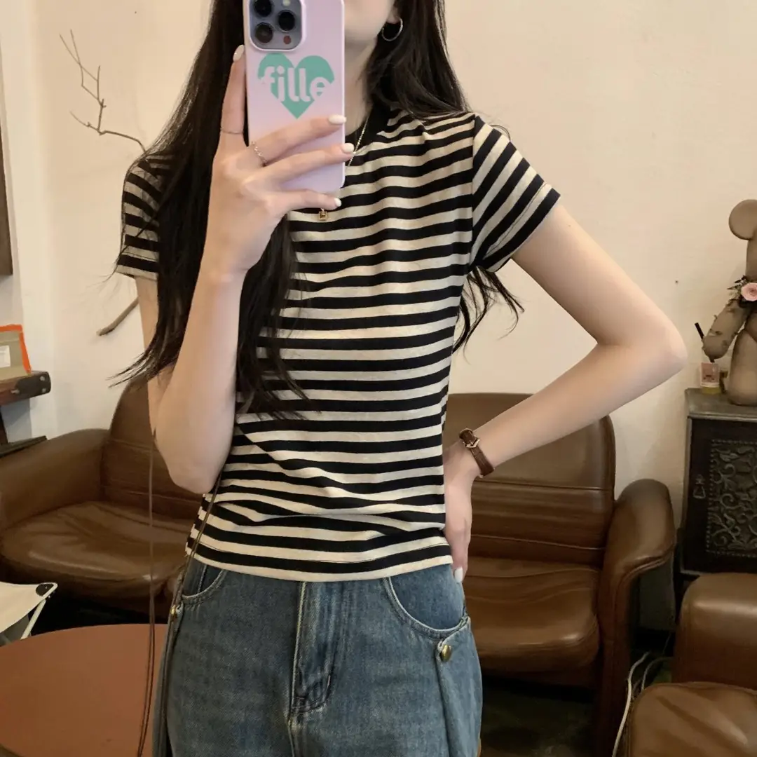Korean Style Right Shoulder Stripesd Round Neck Short-Sleeved T-Shirt for Women 2025 Summer New Korean Style Fashion Versatile Niche Top Trend — feature 2