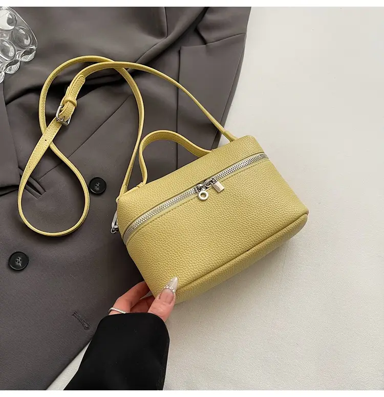 Black Crossbody Bag Women 2025 Stylish Leather Zippered