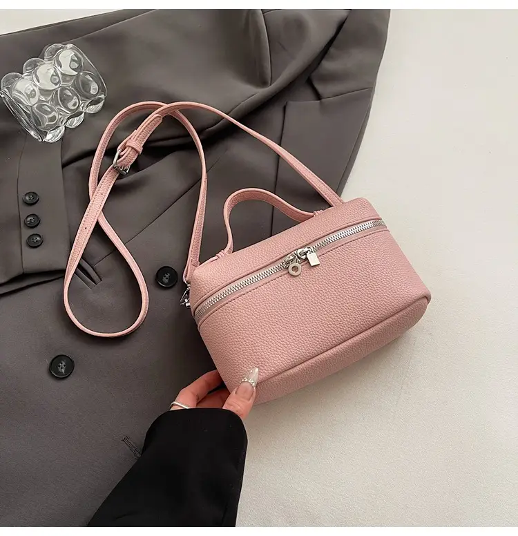 Black Crossbody Bag Women 2025 Stylish Leather Zippered