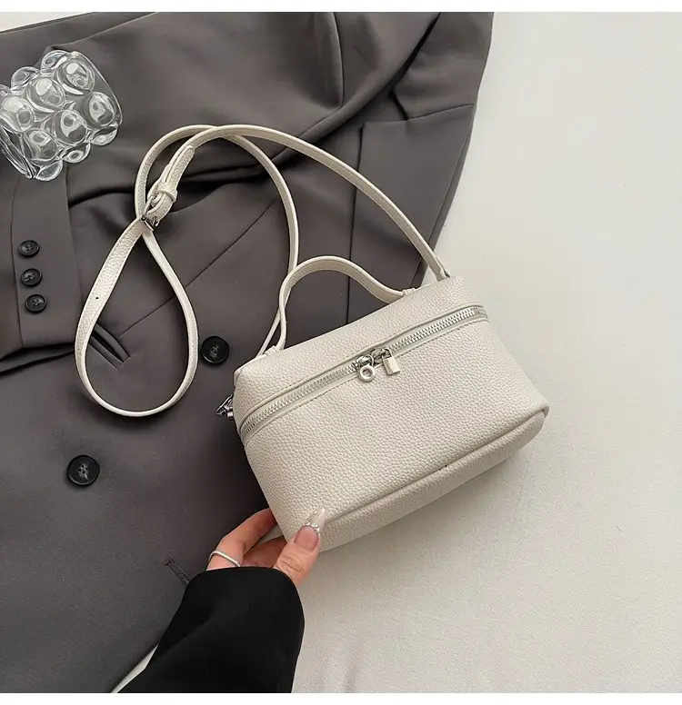 Black Crossbody Bag Women 2025 Stylish Leather Zippered