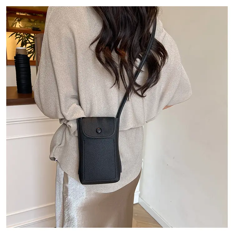 Red Leather Shoulder Crossbody Bag for Women 2025 — feature 13