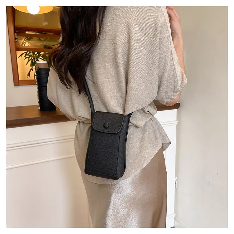 Red Leather Shoulder Crossbody Bag for Women 2025 — feature 14