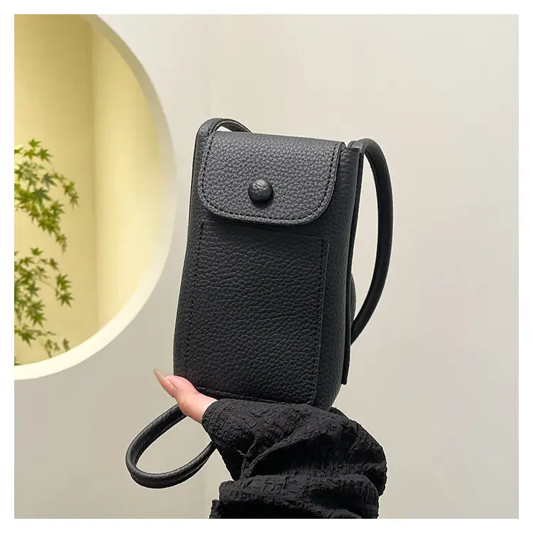 Red Leather Shoulder Crossbody Bag for Women 2025 — feature 32