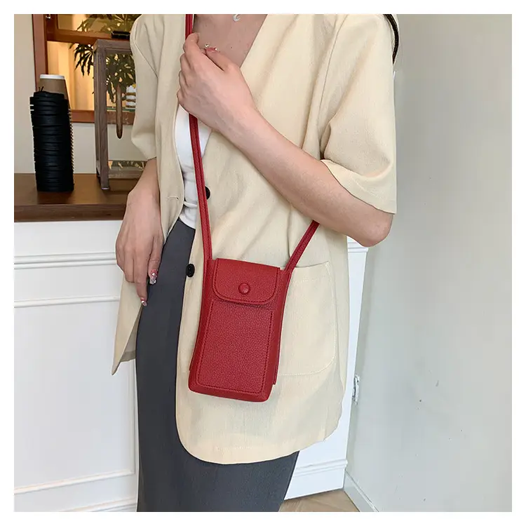 Red Leather Shoulder Crossbody Bag for Women 2025 — feature 7