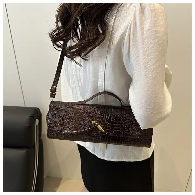 Red Croc Leather Shoulder Bag for Women 2025 — feature 19