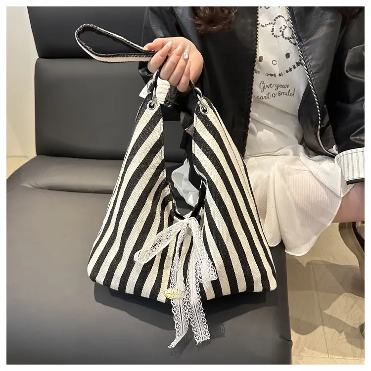 Red Striped Embroidered Women's Shoulder Bag — feature 9