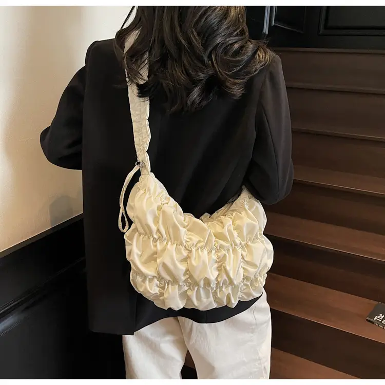 Black Pleated Bubble Tote Bag for Girls 2026 — feature 27