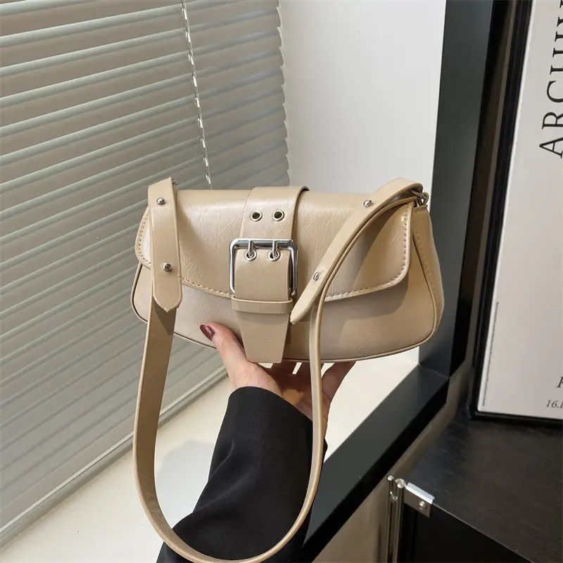 Elegant White Crossbody Bag for Women 2025 - Image 8