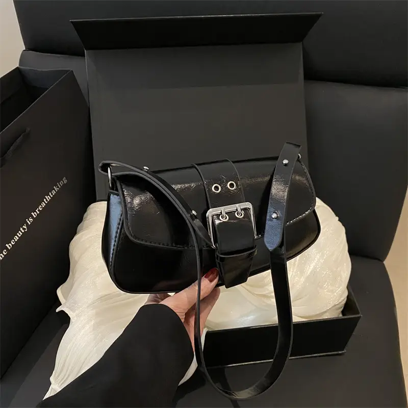 Elegant White Crossbody Bag for Women 2025 - Image 9