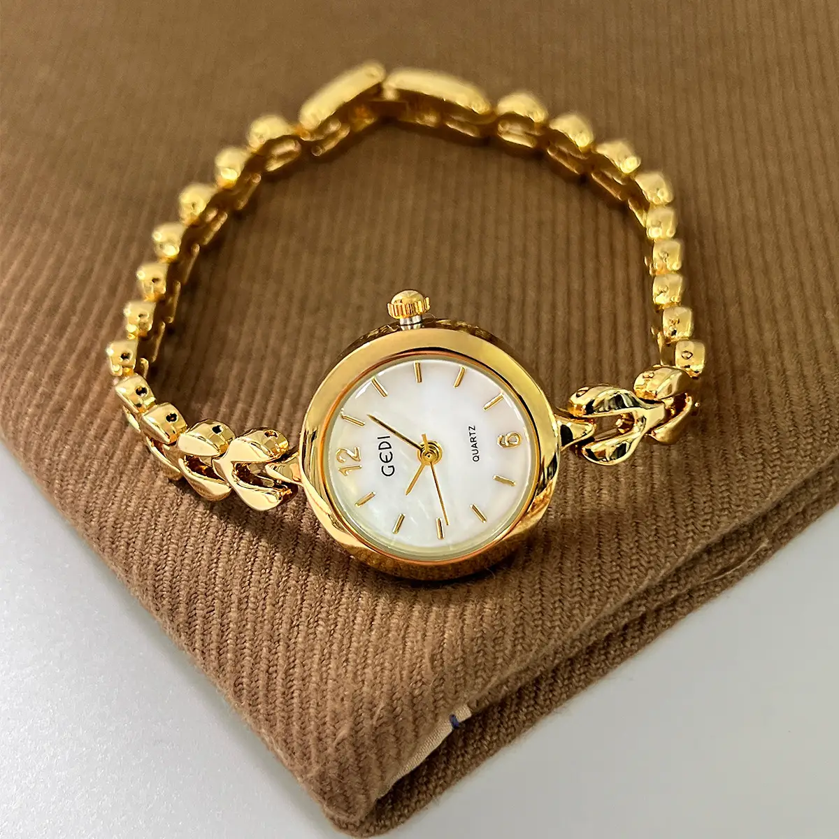 Gold Quartz Watch for Women with Chain Strap - Image 5