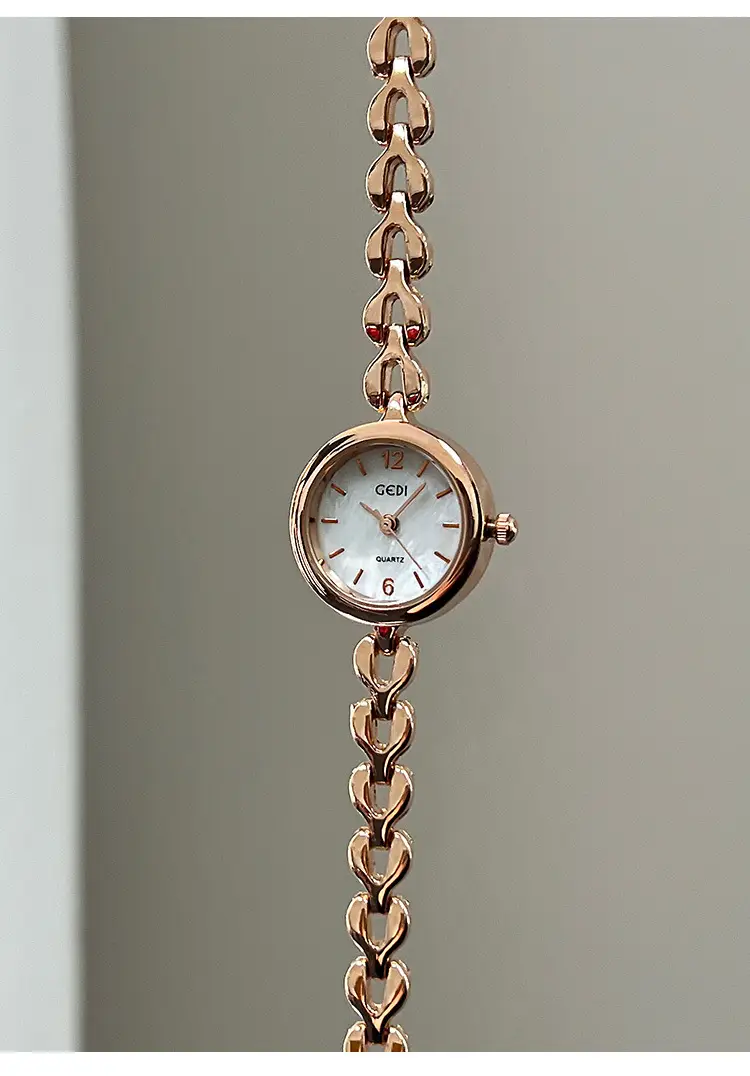 Gold Quartz Watch for Women with Chain Strap — feature 15