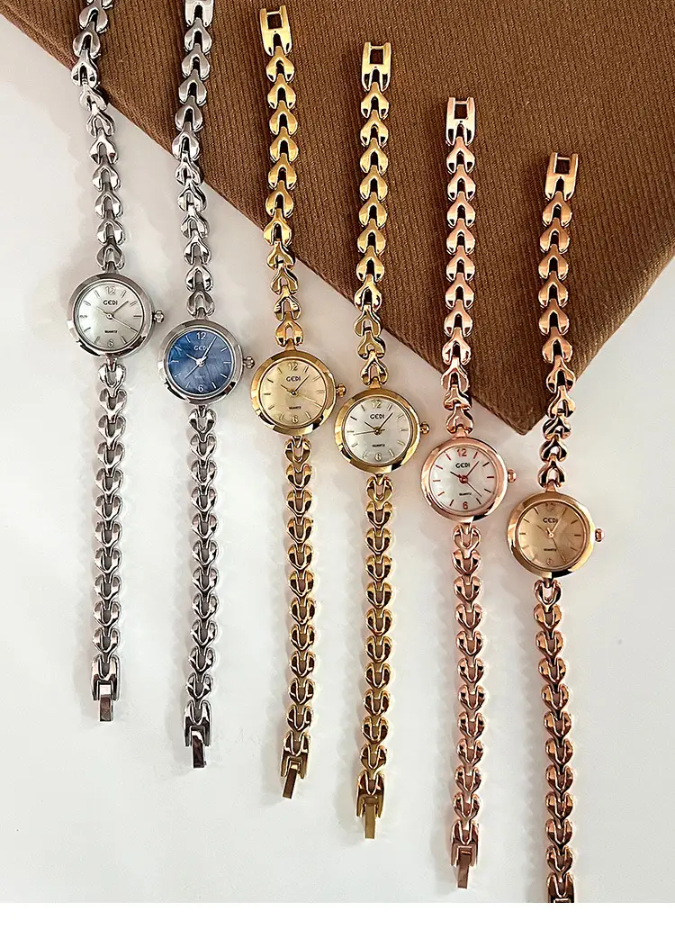 Gold Quartz Watch for Women with Chain Strap — feature 7