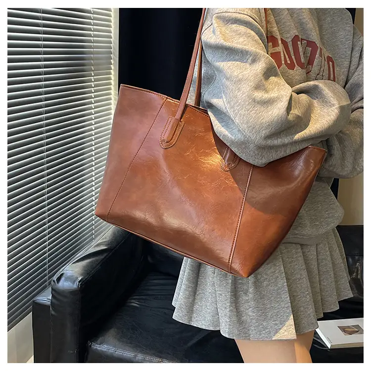 Women Large Leather Shoulder Bag Brown Black — feature 10