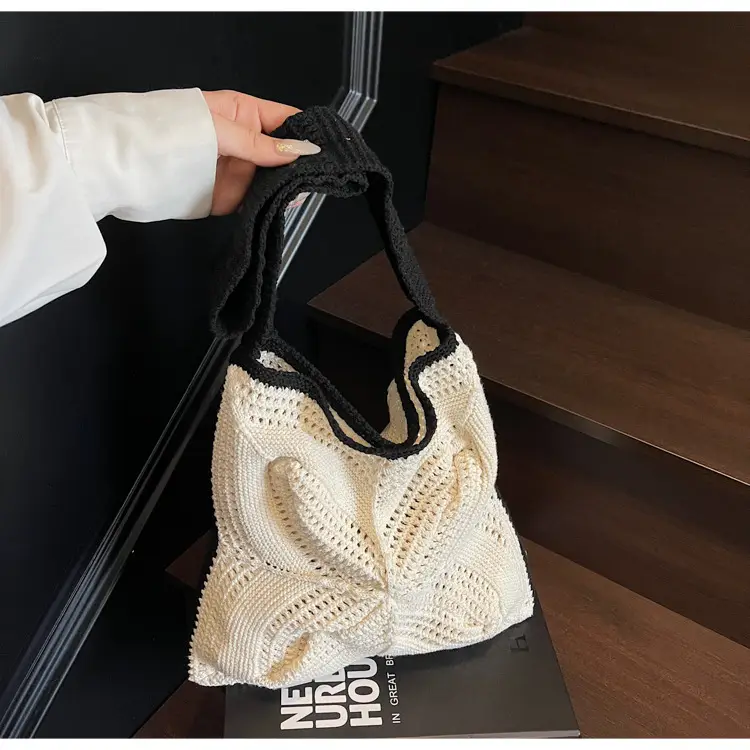 Women's Cross-Crochet Hollow Square Tassel Bag - Image 2