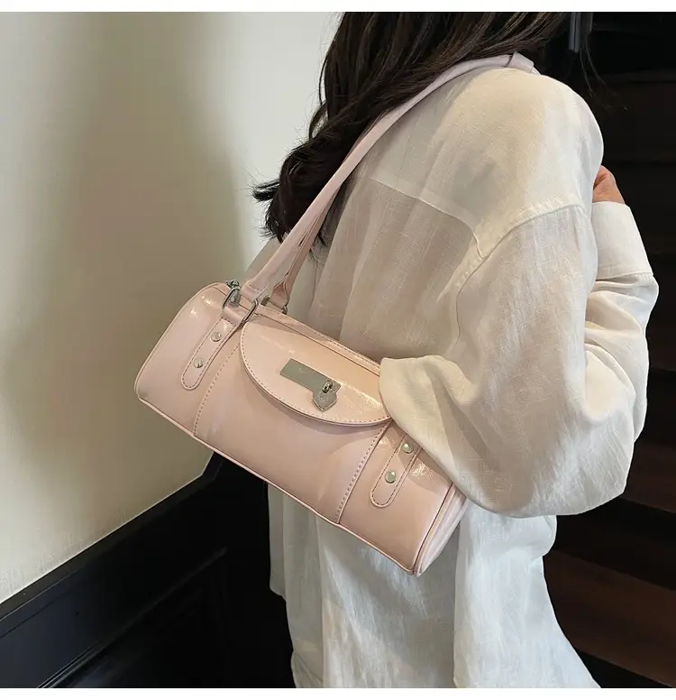 2025 Retro Women Handbags Red Black White — feature 20