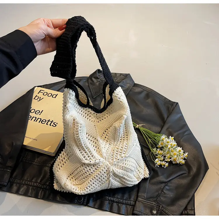 Women's Cream Crossbody Tote Bag with Tassel & Straw Design - Image 2