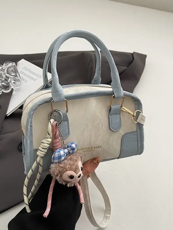 Women's Green Leather Crossbody Bag with Crossbody Strap - Image 13