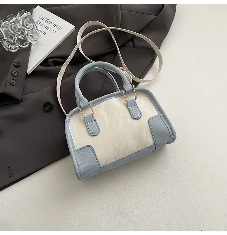 Women's Green Leather Crossbody Bag with Crossbody Strap — feature 26