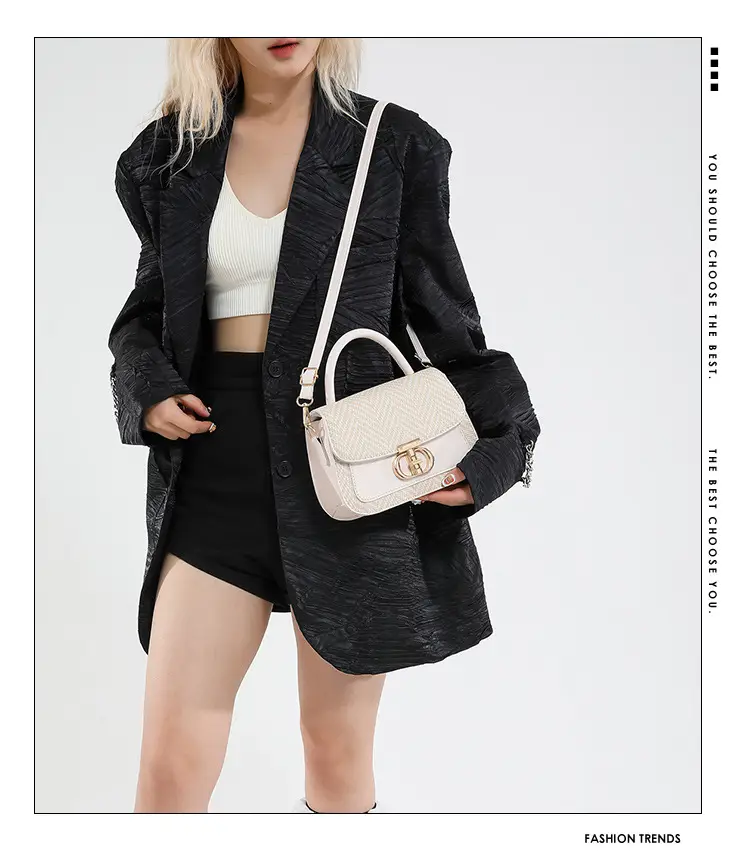 Green Patchwork Crossbody Bag with Lock Buckle 2025 — feature 1