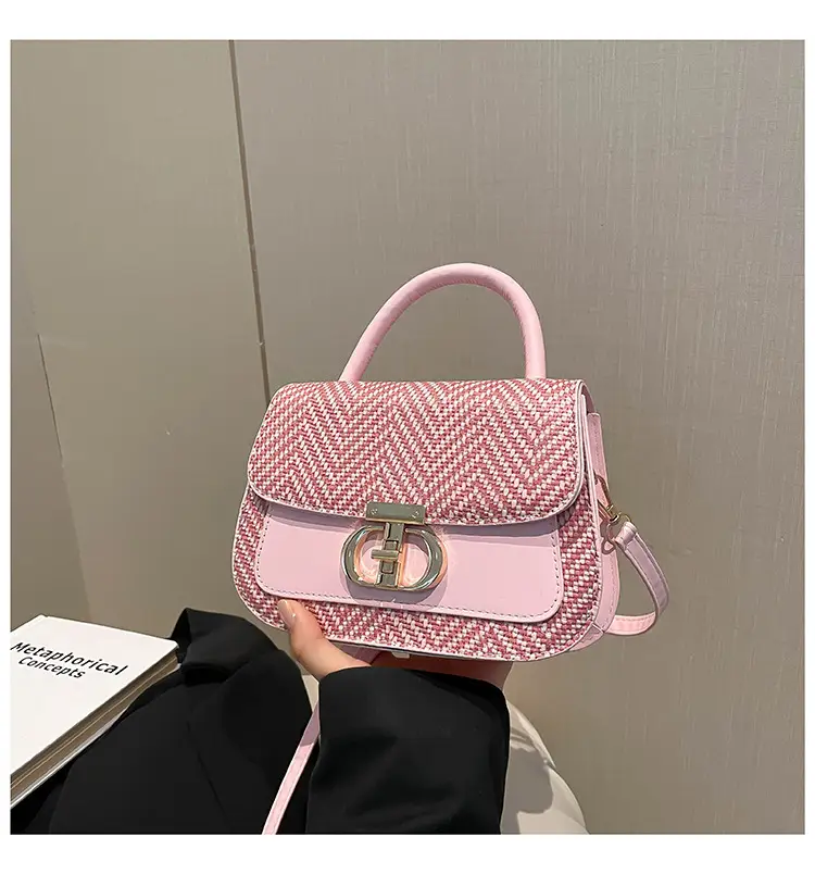 Green Patchwork Crossbody Bag with Lock Buckle 2025 — feature 26